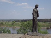Памятник Марине Цветаевой в дивной Тарусе