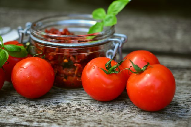 pomidory-pexels-by-pixabay-640x427.jpg