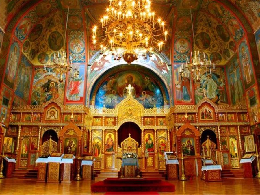 Русский храм внутри