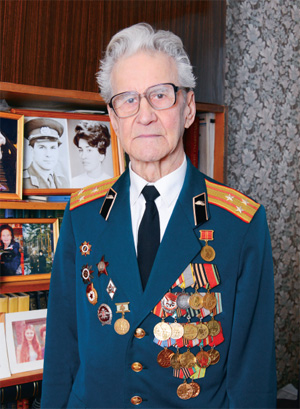 01 Ветеран Великой Отечественной войны, полковник в отставке Шапошников Б.В..jpg