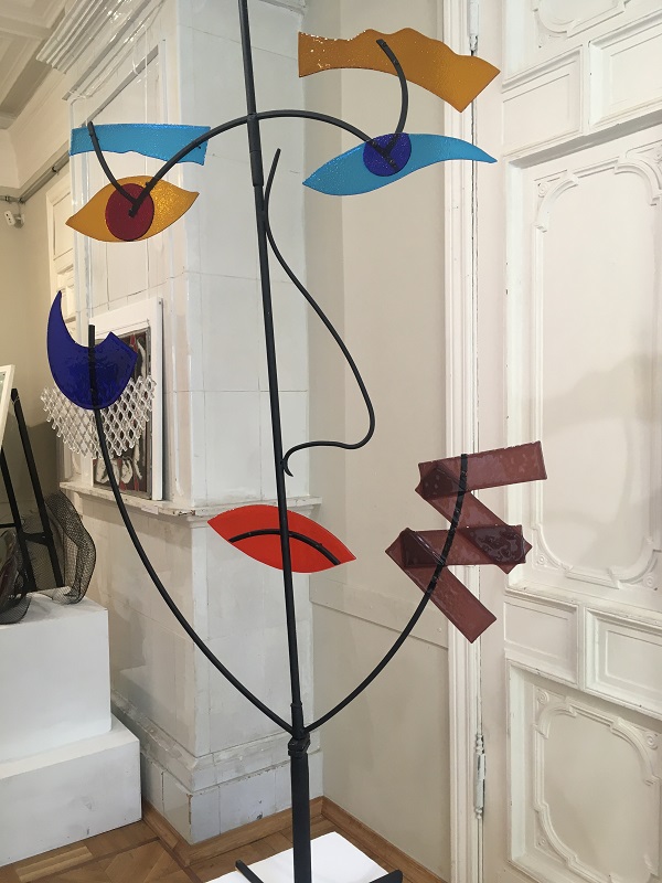 2-Наталья Мардарь. Немиза. Цветное стекло, спекание, металл.JPG