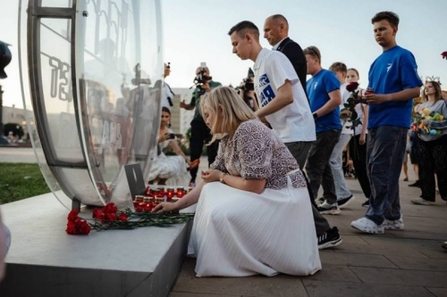 120364.1.jpg В Курске почтили память погибших на пляже.jpg