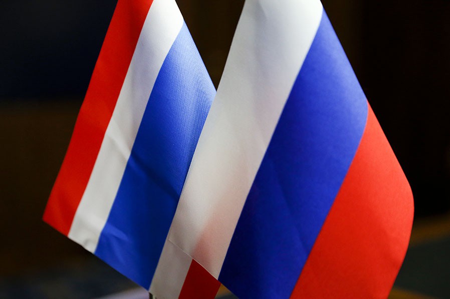 Флаги Россия и Таиланд.jpg