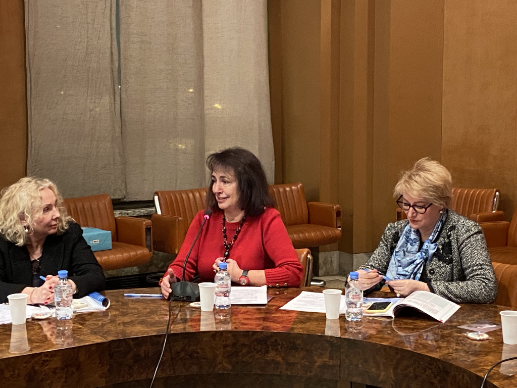 богатова выст.jpg