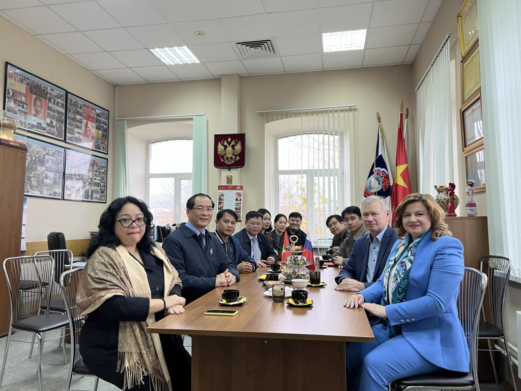 Вьетнамская делегация photo_2026-02-26_07-13-19.jpg