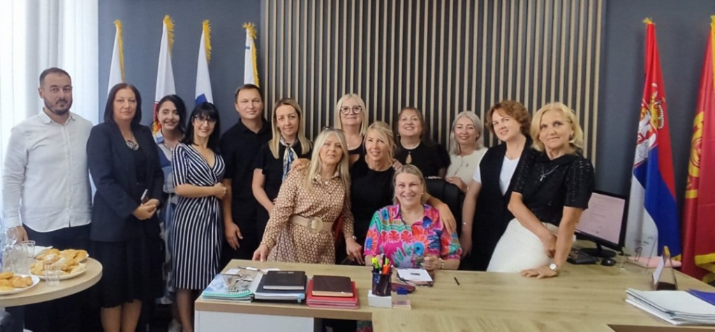 Встреча с деловыми женщинами в Агентстве регионального развития города Крушевац.jpg