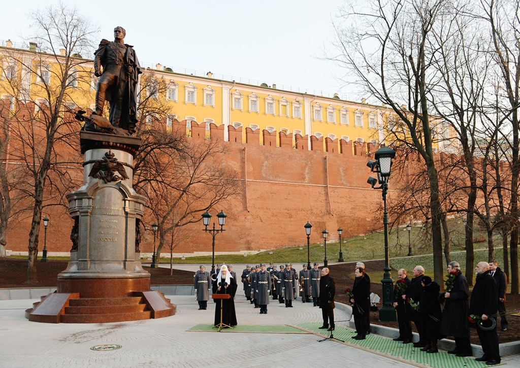 Памятник Александру 1 открытие1200.jpg