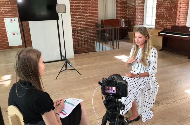 Маша Миронова благотворительность.jpg