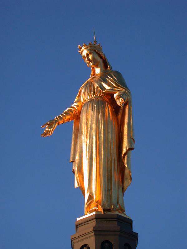 Статуя девы Марии.png