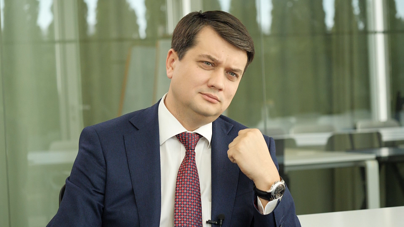 Dmitrij-Razumkov.png