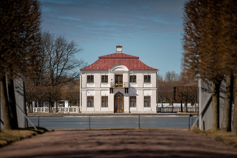 Петергоф_дворец Марли_весна 2021.jpg